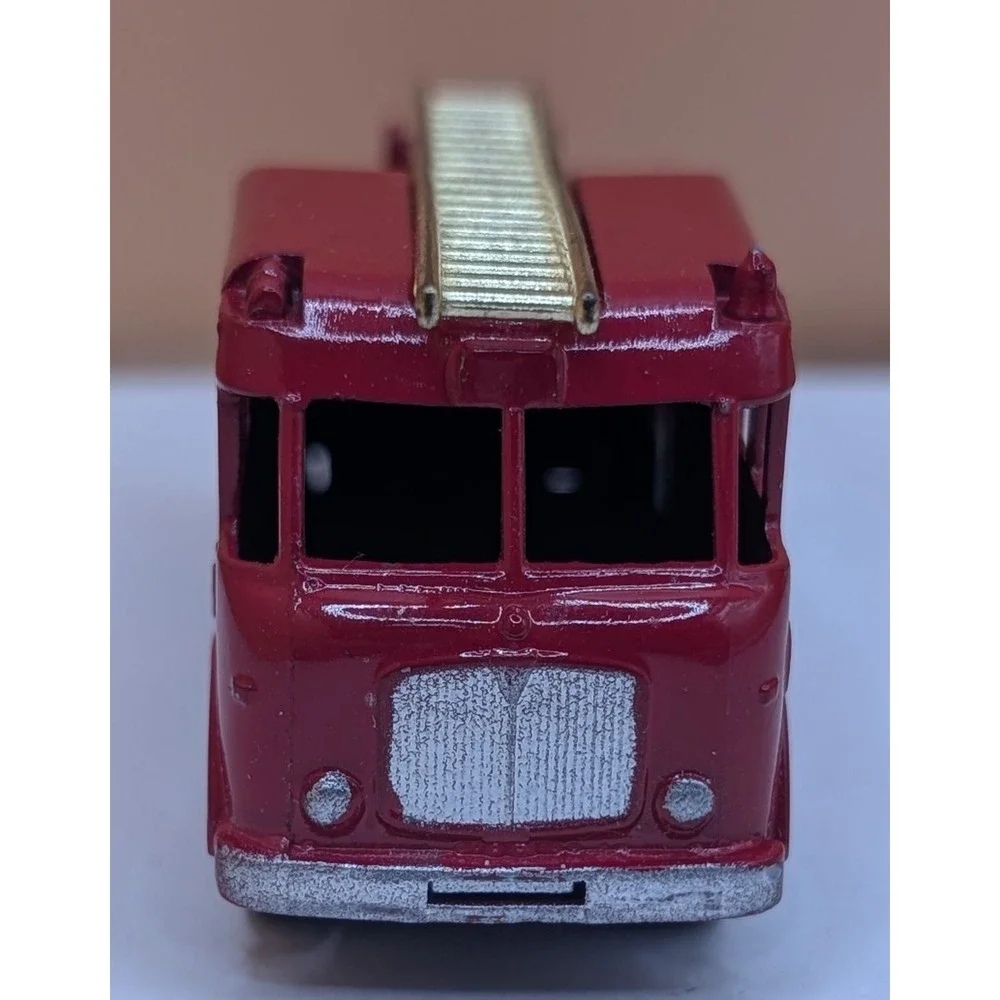 Vintage Matchbox Series 9 Fire Truck Lesney Diecast Red Made in England with Box